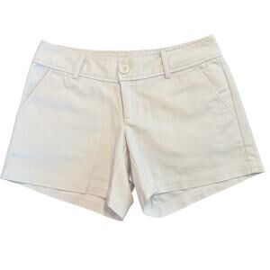Jade Women’s white shorts with pockets belt loops and stretch Size 2
